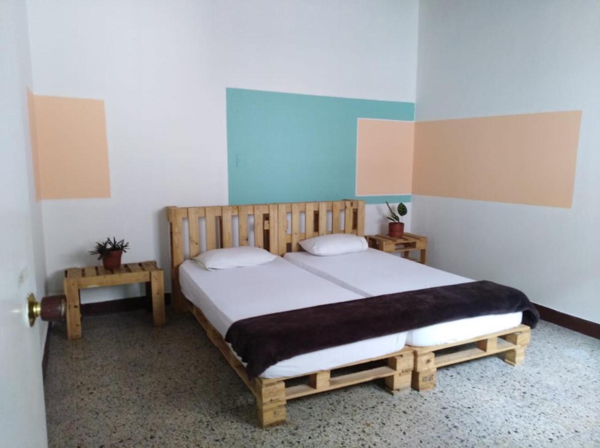 Hostal Rich Medellin Ngoại thất bức ảnh