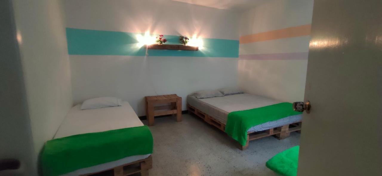 Hostal Rich Medellin Ngoại thất bức ảnh