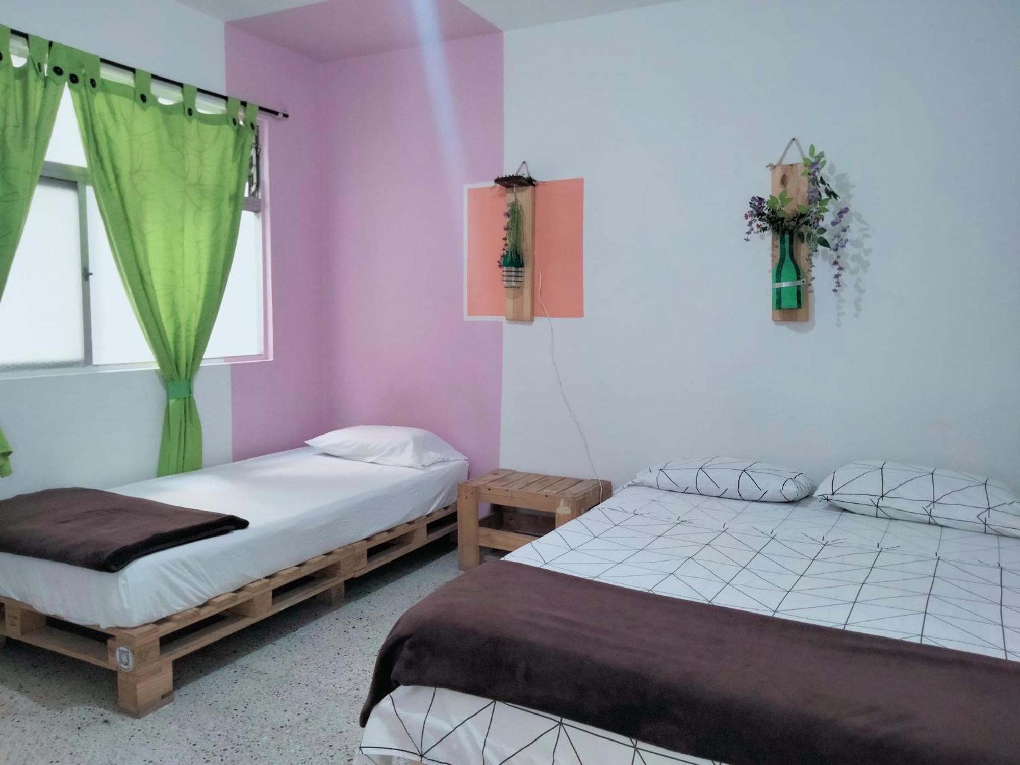 Hostal Rich Medellin Ngoại thất bức ảnh
