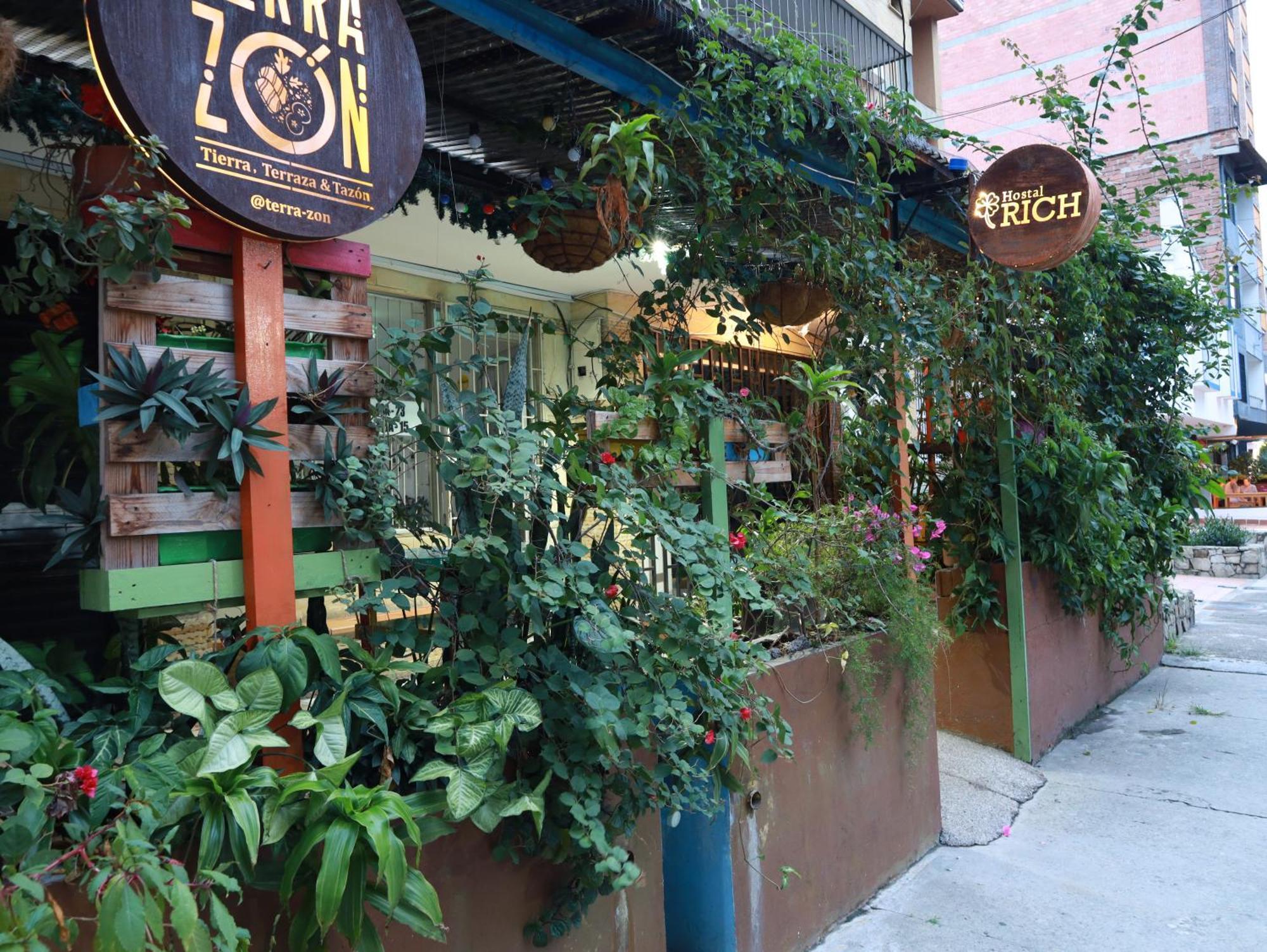 Hostal Rich Medellin Ngoại thất bức ảnh