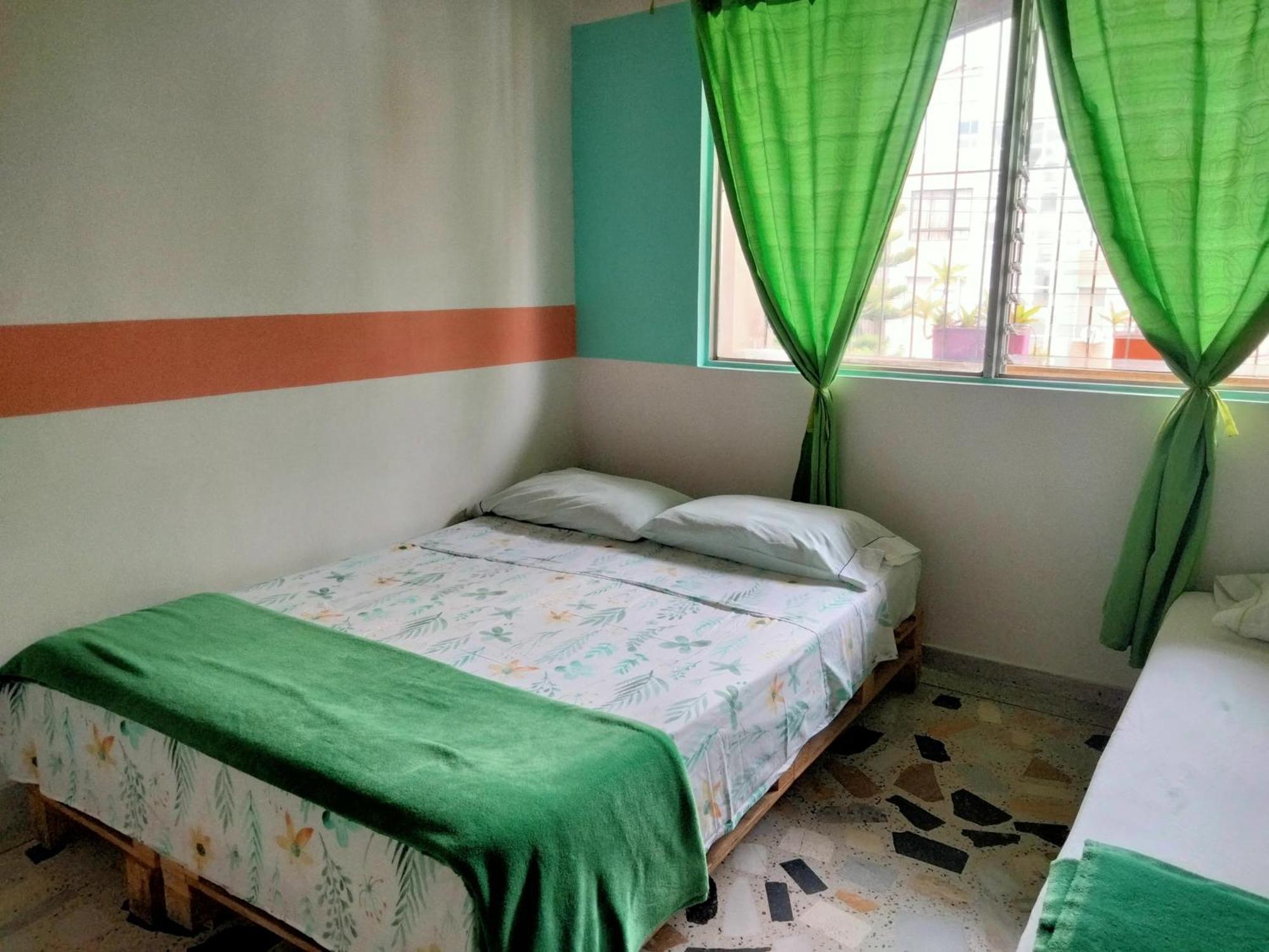 Hostal Rich Medellin Ngoại thất bức ảnh