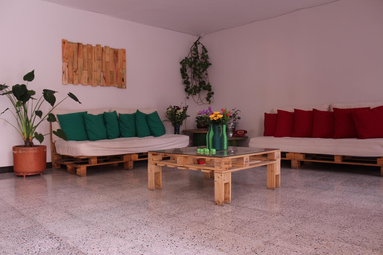 Hostal Rich Medellin Ngoại thất bức ảnh