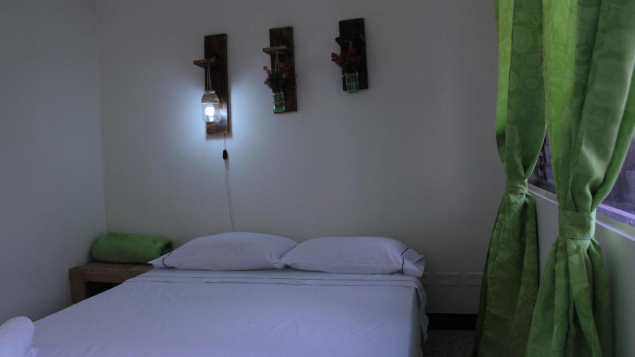 Hostal Rich Medellin Ngoại thất bức ảnh